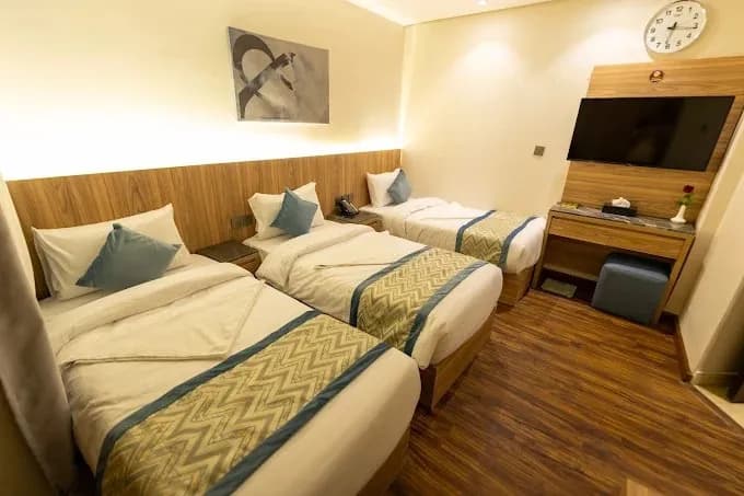 Hotel rooms for Jada Ajyad and Rua Massi